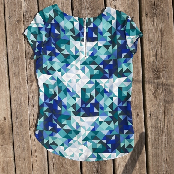 Geometric-Print Blouse - Picture 2 of 3